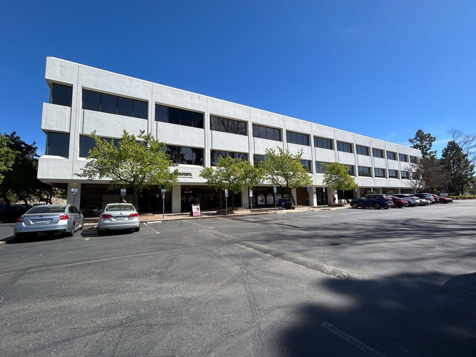 Image of 710 S Broadway