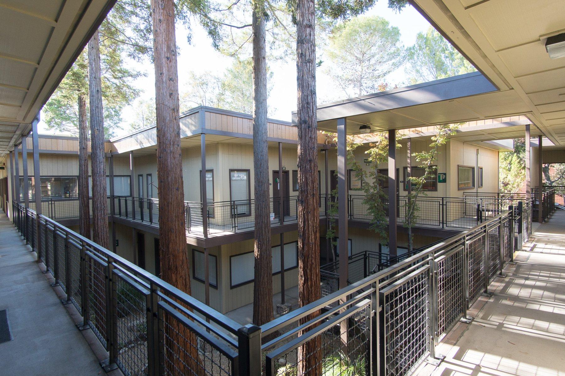 La Casa Via Medical Center - Photo 2