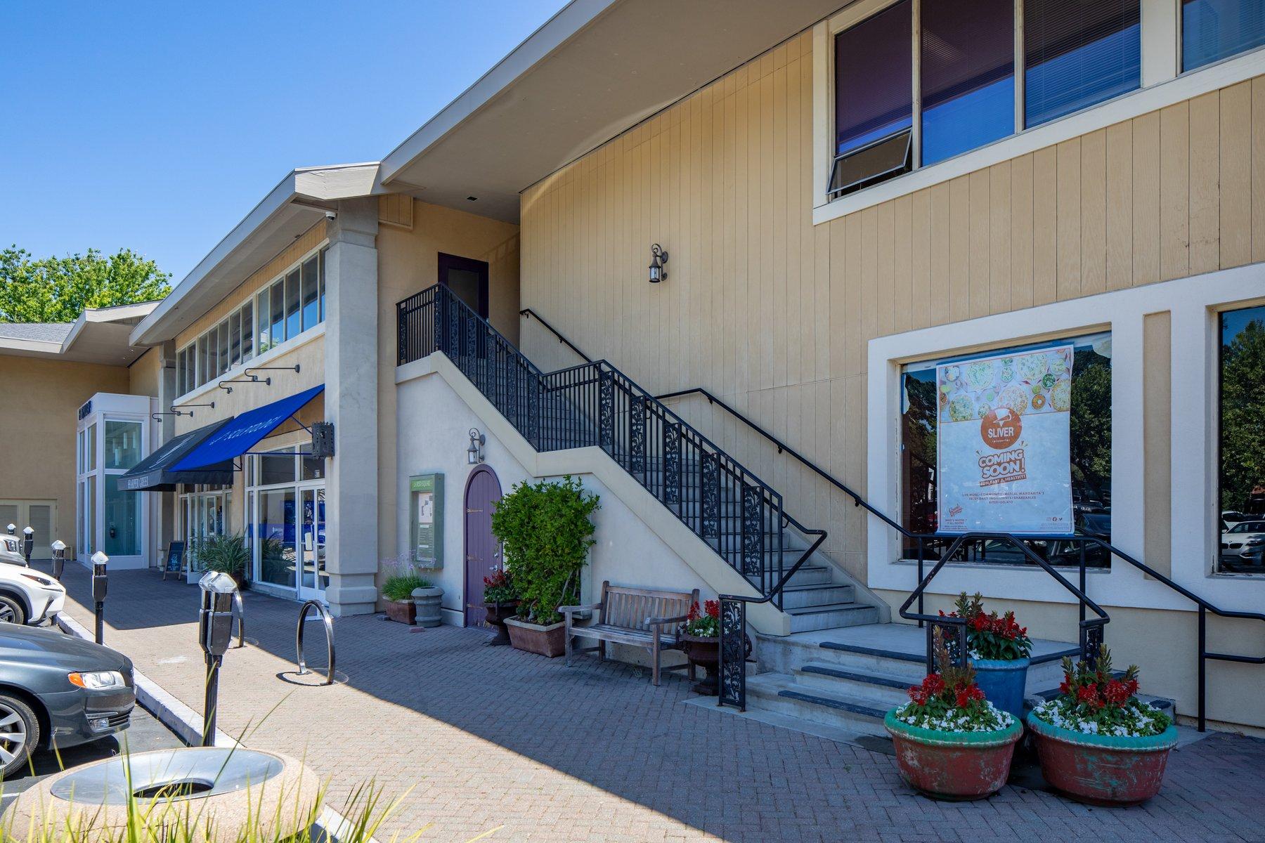 La Fiesta Square - Photo 7