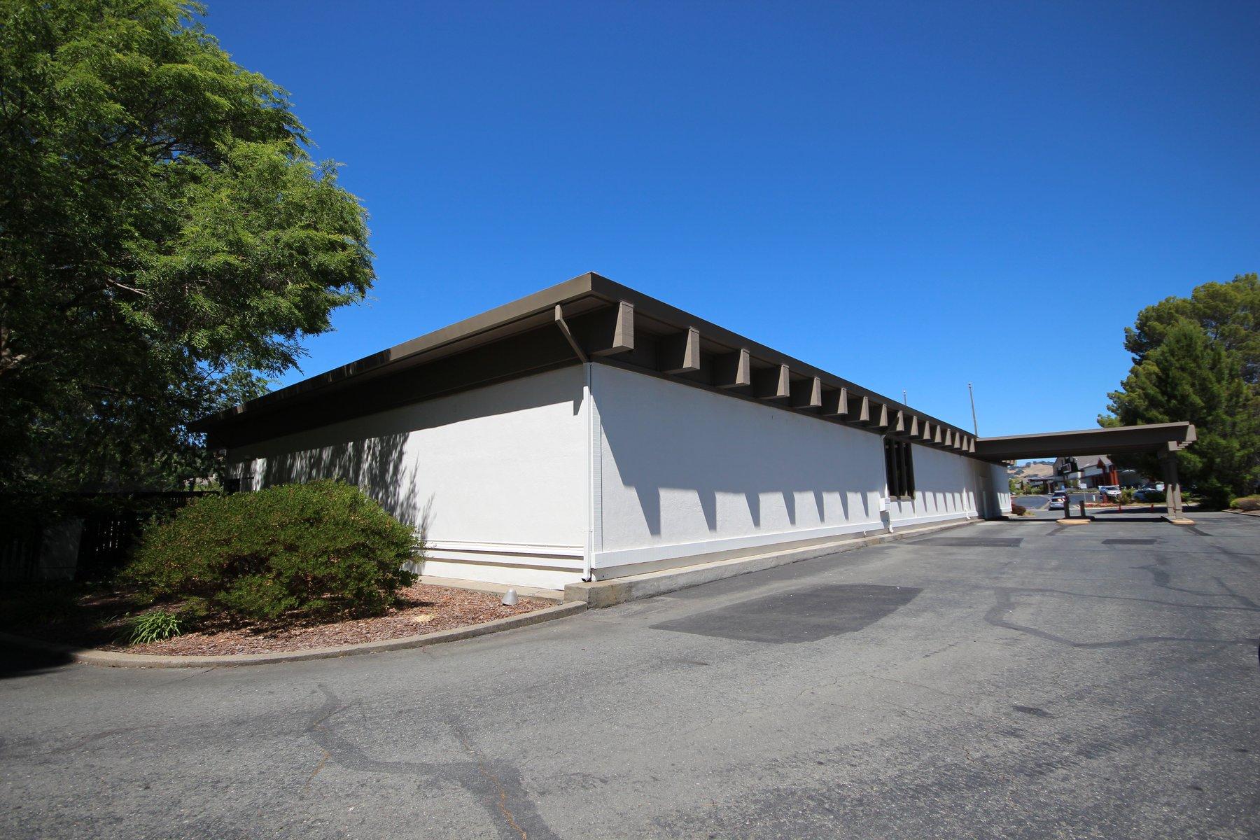 Rossmoor Bank Building - Photo 2
