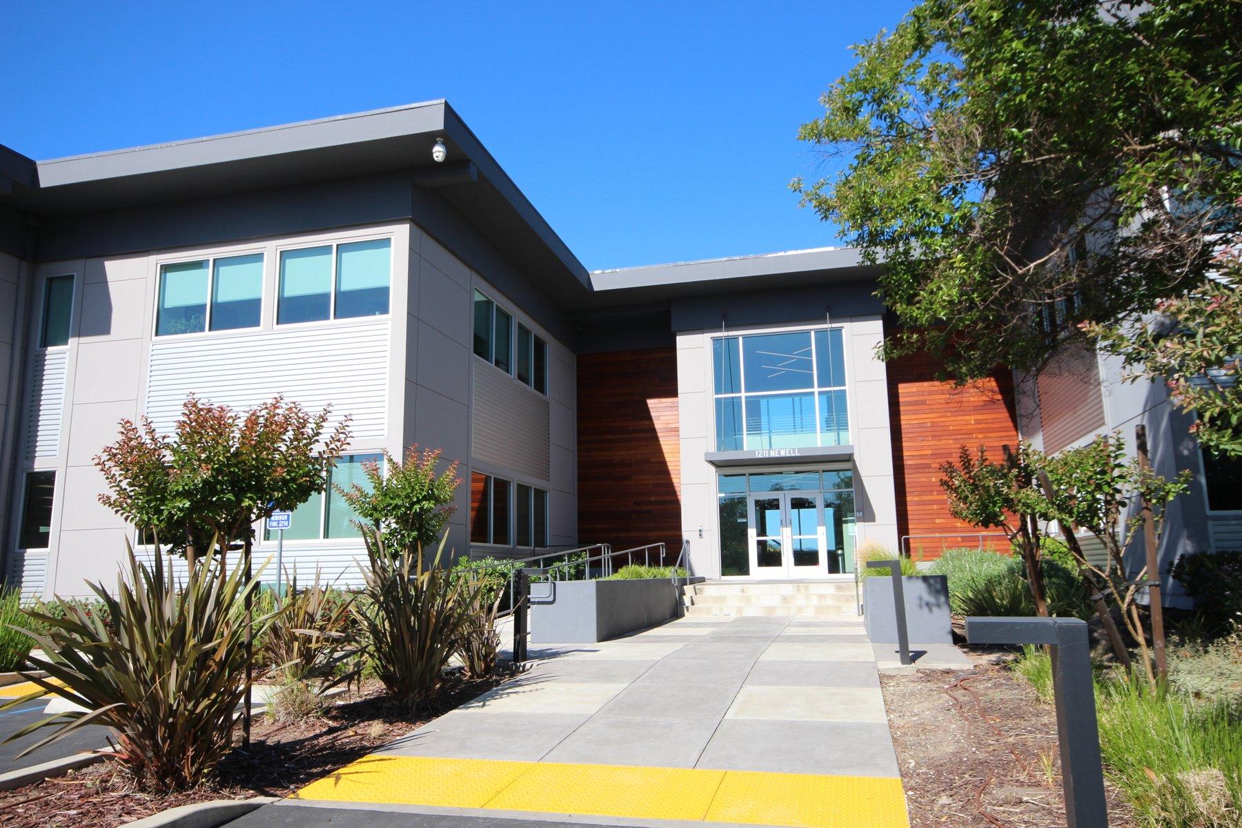 Newell Plaza - Photo 3