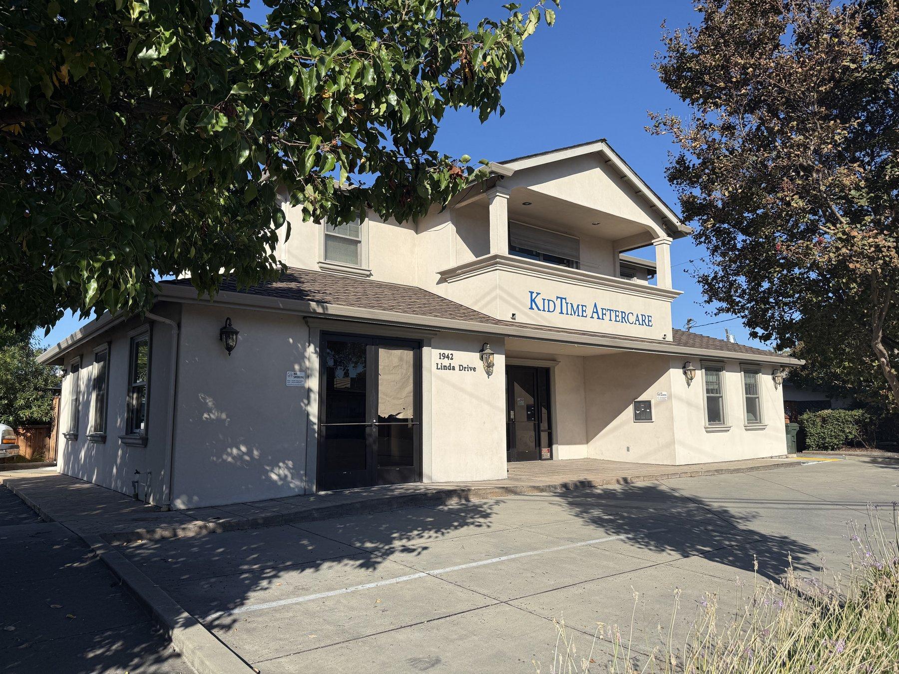 1942 Linda Drive - Photo 2