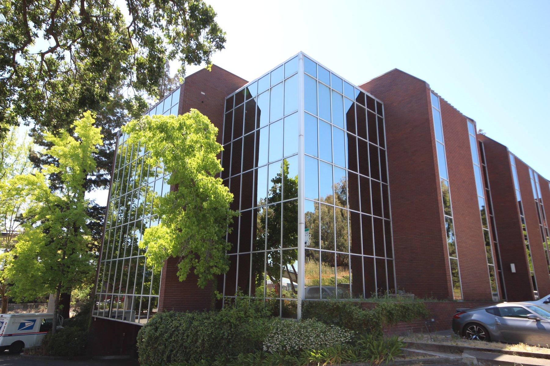 1801 Oakland Boulevard - Photo 4